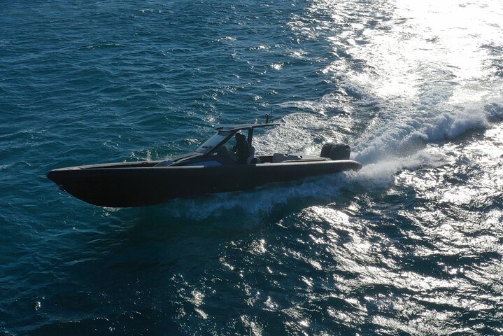 5 Hour Private Yacht Cruise in Delos Rhenia Technohull 40 Thunder - Image 4
