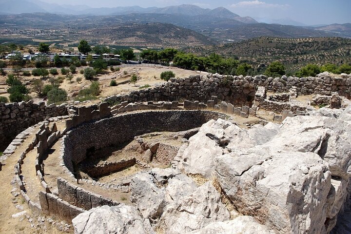 Half Day Guided Cruise Tour in Delos Mykonos - Image 3