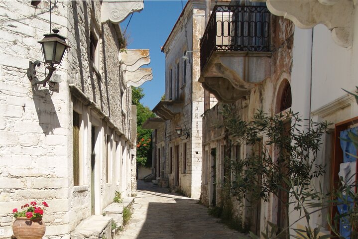 Half-Day Private Tour of Naxos Island (up to 7 pax) - Image 1