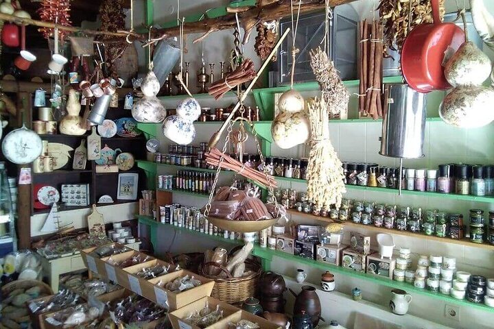 Naxos Old Town Private Food Tour with Dinner and Pickup - Image 3