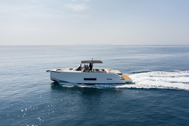 Private 5-Hour Cruise on Brand-New Luxury Yacht in Mykonos (Para Voce) - Image 2