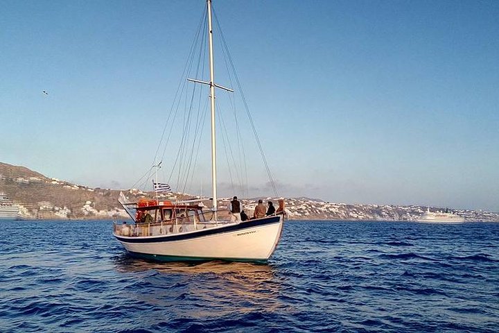 Private Cruise from Mykonos to Heraklia via Koufonisia & Schinousa - Image 1