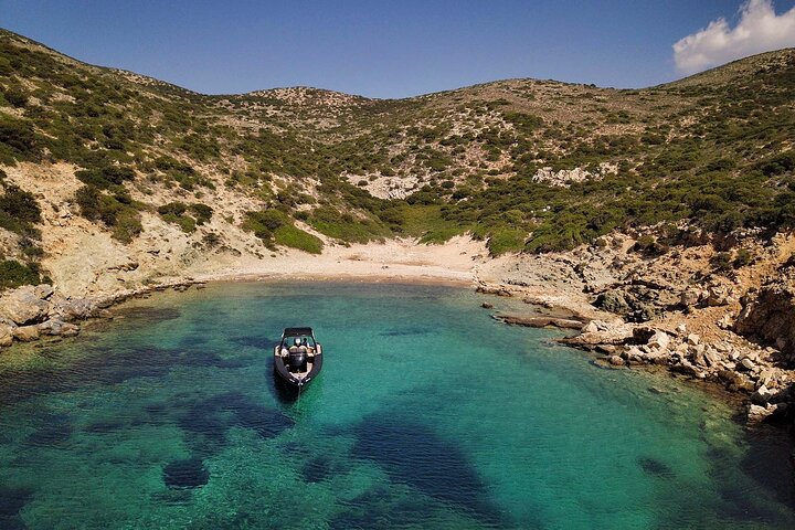 Private Cruise: MYKONOS – ANTIPAROS – DESPOTIKO - PANTERONISIA - Image 3