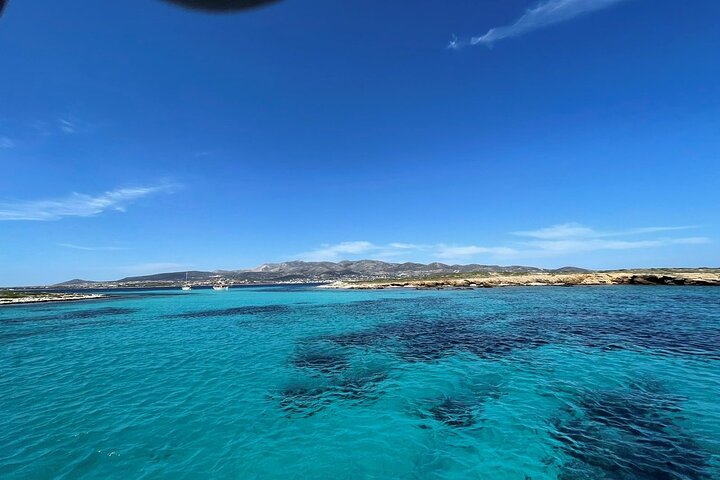 Private Full Day Catamaran Cruise from Paros with Lunch - Image 4