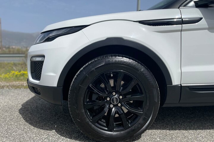 Range Rover - Weekly Car Rental - Image 3