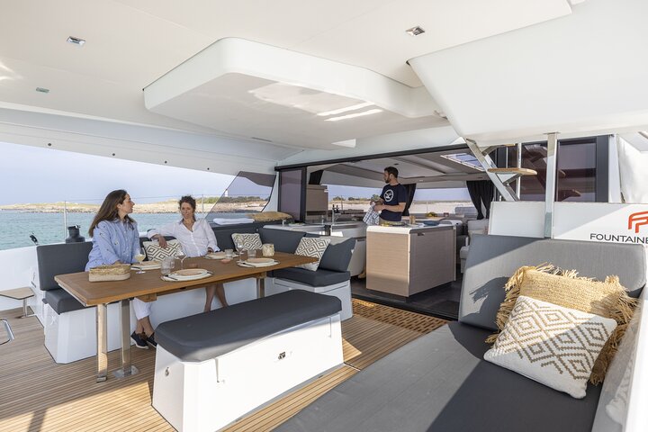 Semi-Private Cruise on Lux Catamaran (Meal, Drinks & Transport) - Image 4