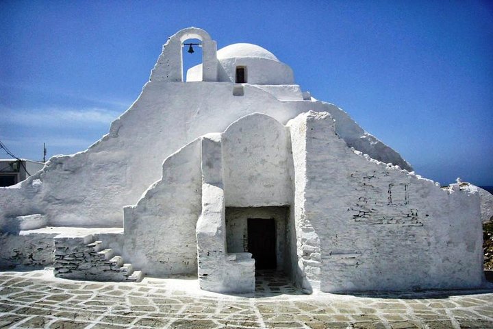 Sightseeing with a Mykonian - Image 2