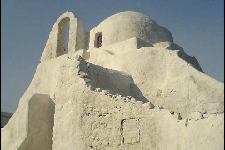 Strolling in Old Mykonos Town - Image 5