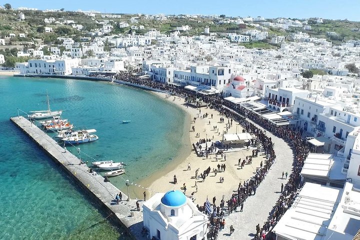 Strolling in Old Mykonos Town - Image 3