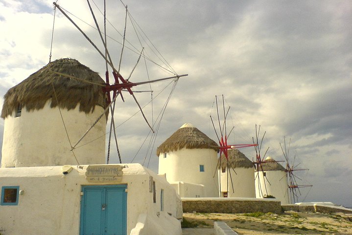 Strolling in Old Mykonos Town - Image 2