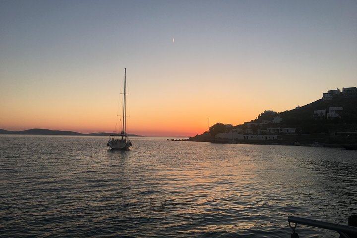 Sunset South Coast Sail Cruise with lunch,drinks, optional transfer  - Image 2