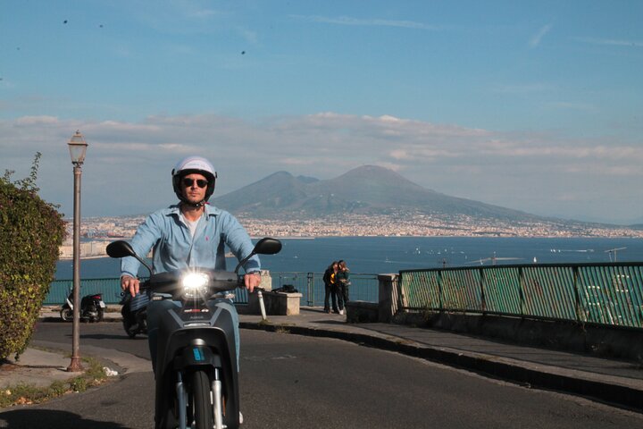 2 Hours Private Guided Tour of Naples by Scooter - Image 3