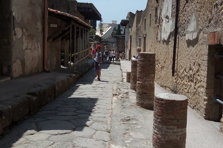 Amalfi Coast Tour: Pompei, Sorrento, Positano  - Image 3