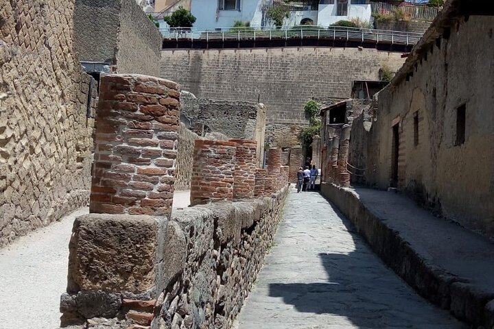 Amalfi Coast Tour: Pompei, Sorrento, Positano  - Image 2