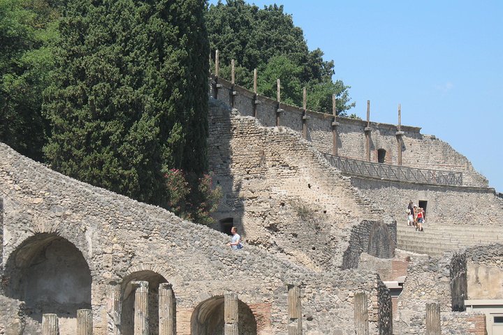 Archaeological Tour: Ruins of Herculaneum+Oplontis+Pompeii (Full Day) - Image 1