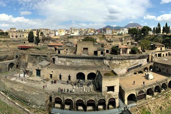 Archaeological Tour: Ruins of Herculaneum+Oplontis+Pompeii (Full Day) - Image 4