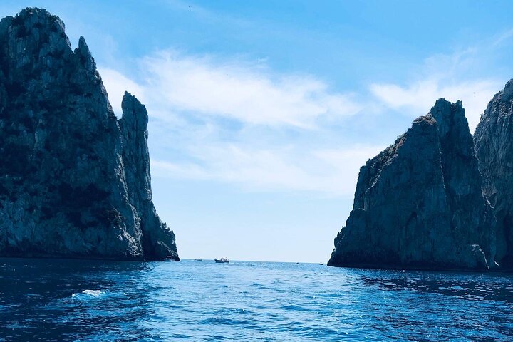 Boat and dinghy rental for a day in the Gulf of Naples - Image 2