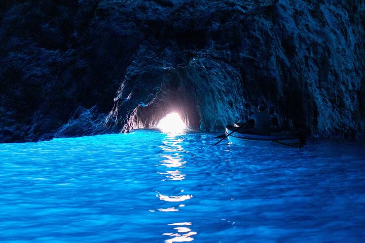 Capri Island Guided Boat Tour with Pickup from Naples - Image 3