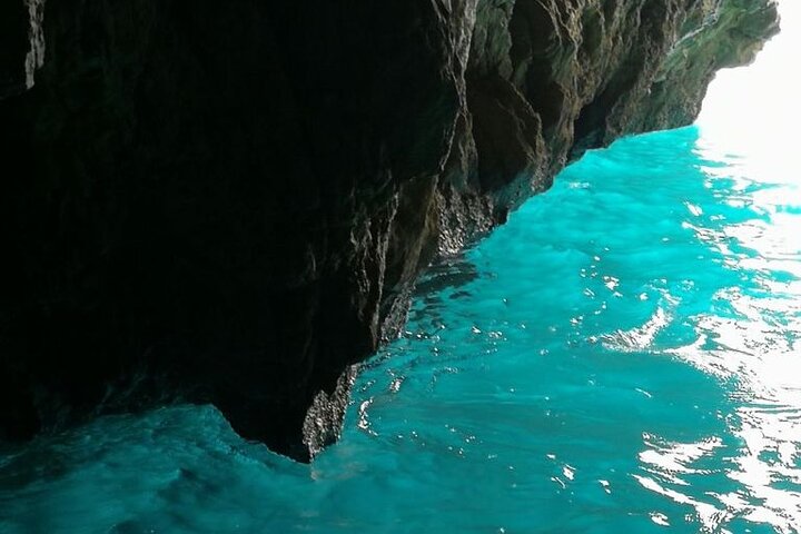 Capri Island in Private Luxury 40 feet Speedboat from Naples - Image 4
