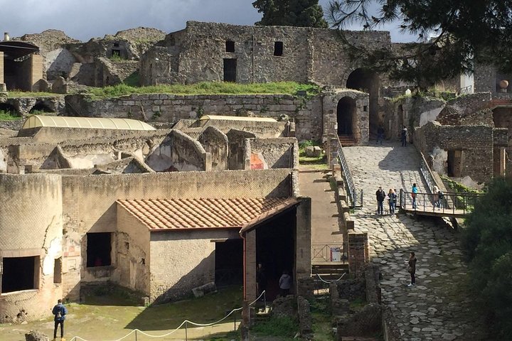 Day Tour of Paestum and Pompei - Image 1