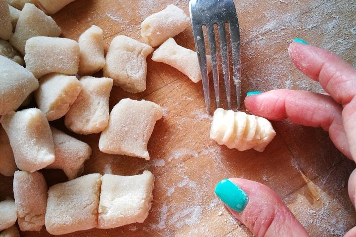 Discover and learn how to make fresh pasta in Naples - Image 2