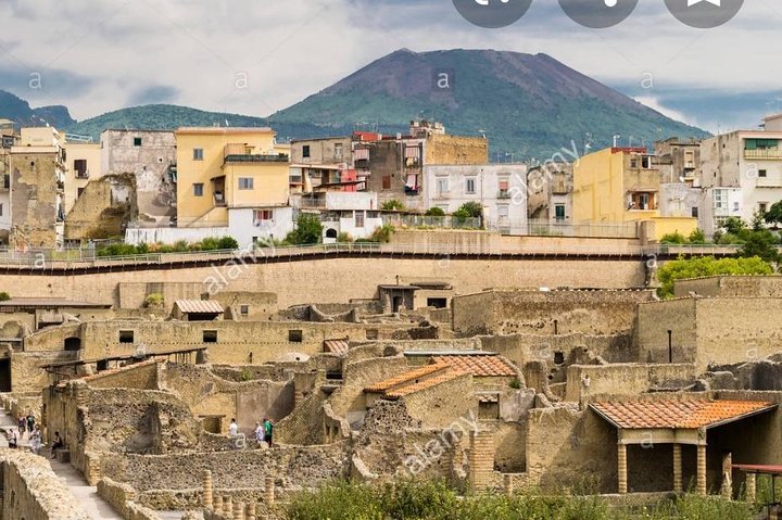 Ercolanum and Vesuvius with Personal driver - Image 5