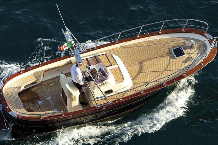 Exclusive boat tour in Amalfi Coast - Image 1