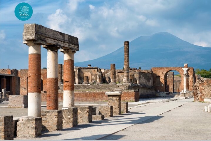 Exclusive Tour of Positano, Pompeii and Mount Vesuvius 8h - Image 3