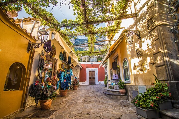 Exclusive Tour of Positano, Pompeii and Mount Vesuvius 8h - Image 5