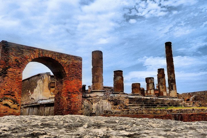 From Naples: Pompeii private tour with lunch at the slopes of Mt Vesuvius - Image 5