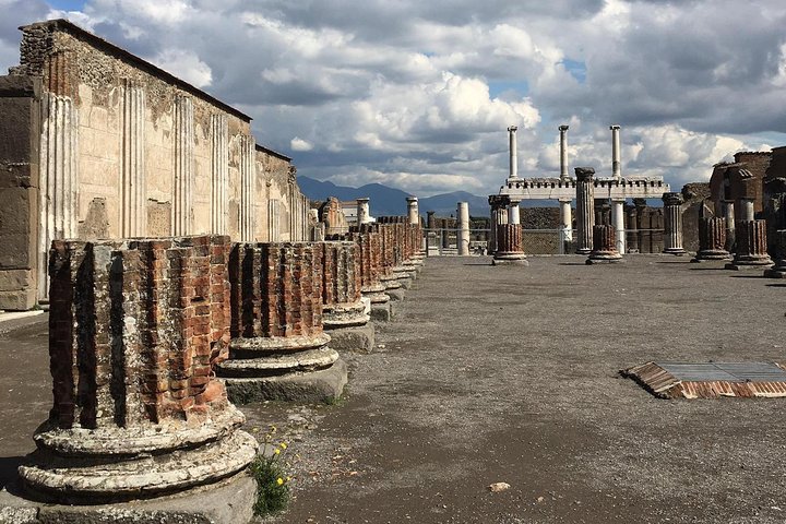 From Naples: Private tour of Pompeii, wine tasting & lunch  - Image 2