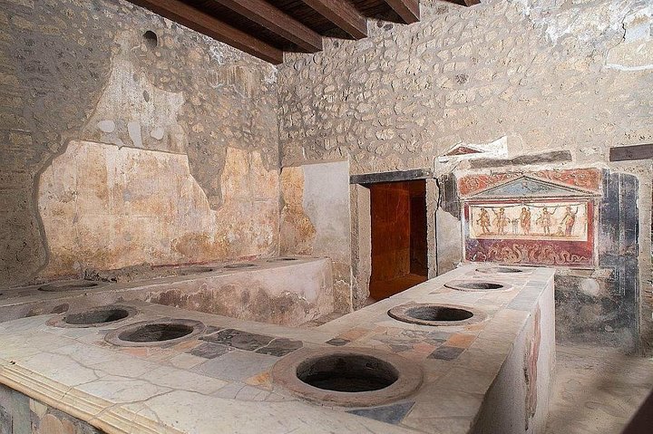 From Naples: private visit Pompeii, Herculaneum and lunch on mount Vesuvius. - Image 4