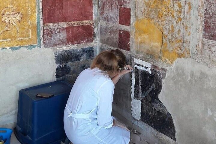 Full Day Guided Tour of Pompeii and Naples - Image 4