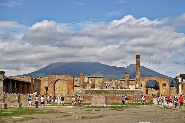 Full-Day Tour in Pompeii, Herculaneum and Vesuvius from Naples - Image 3