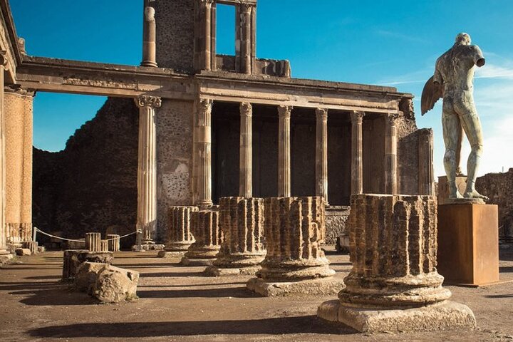 Full-Day Tour in Pompeii, Herculaneum and Vesuvius from Naples - Image 2