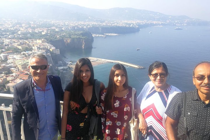 Gastronomic excursion tasting; Extra virgin olive oil, Limoncello and Vesuvius wine - Image 1