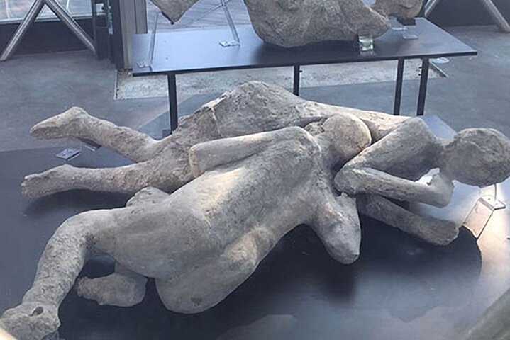 Guided visit by an Archaeologist to the Ruins of Pompeii from Naples - Image 2