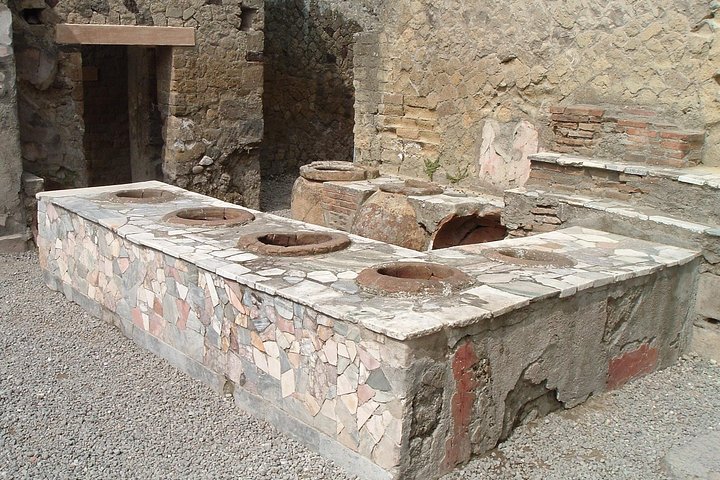 Herculaneum and Pompeii with Guide - Image 3