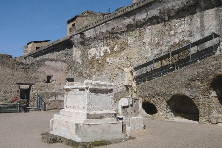 Herculaneum Ruins - Image 1