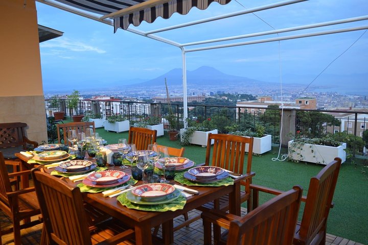 Home dining and cooking experience in Naples - Image 1