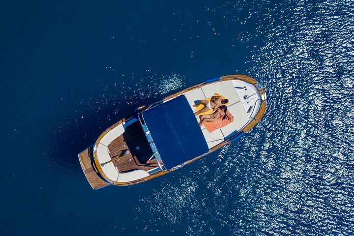Ischia island private excursion on Gozzo Fratelli Aprea 7,5m - Image 1