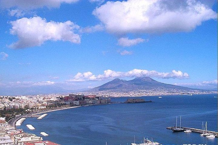 MT. Vesuvius and Wine Tasting Experience  - Image 1