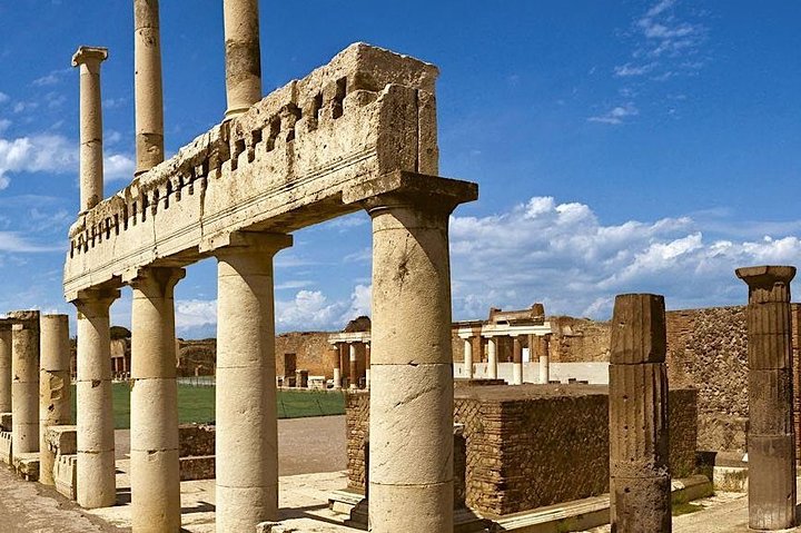 Naples City and Pompeii Half Day Sightseeing Tour - Image 3