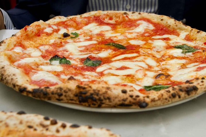 Naples food street tour - Image 1