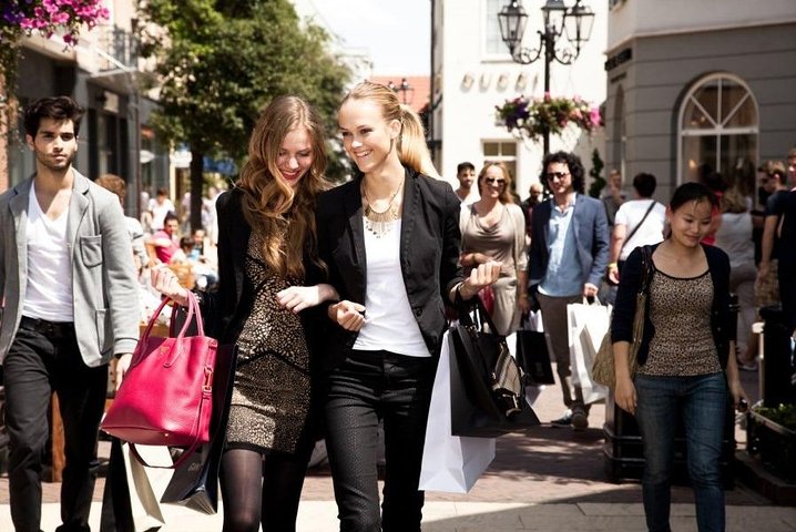 Naples Shopping Tour - Image 3