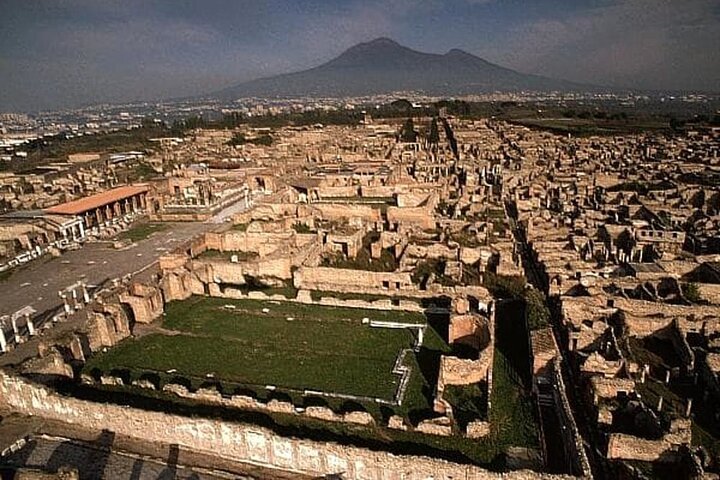 Naples to Pompeii with 2hr stop and return  - Image 3