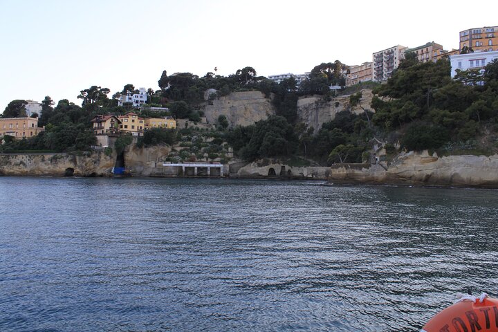 Neapolitan Pizza and Naples Night Sightseeing by Boat - Image 3