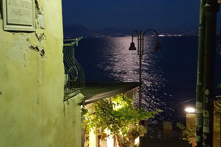 Neapolitan Pizza and Naples Night Sightseeing by Boat - Image 2