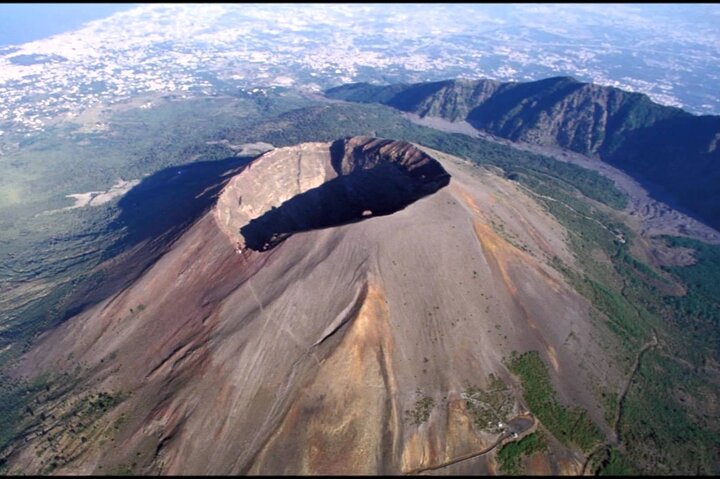 One Day Tour of Pompeii, Herculaneum and Vesuvius - Image 2