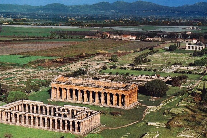 Paestum Greek Ruins - Image 2